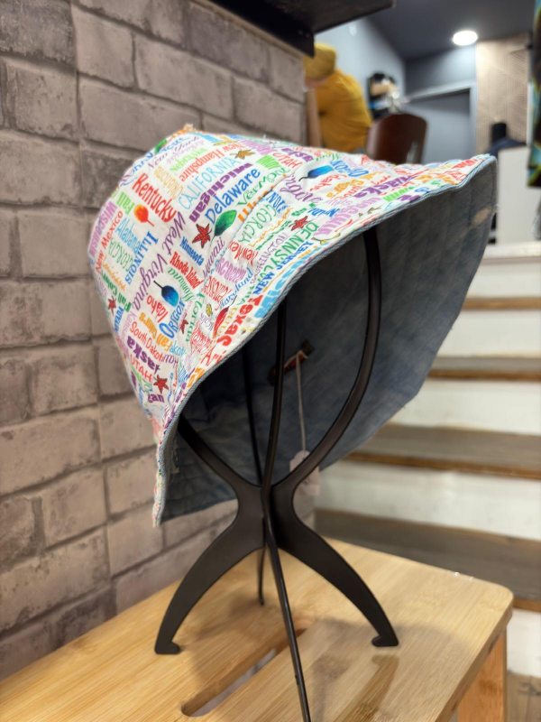 Chapeau jean recyclé réversible